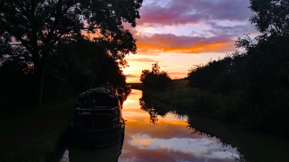 Sunset on the South Oxford Canal - Napton Moorings